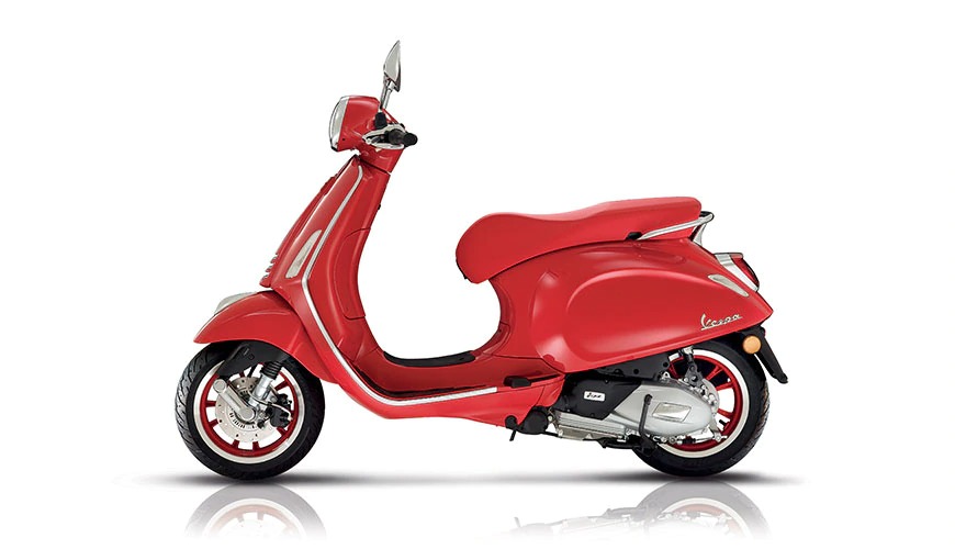 Vespa Primavera 125 RED: lo scooter che fa del bene. Scoprilo da Mo.Vi Vespa a Torino!