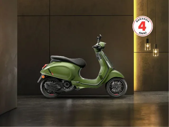 Vespa Sprint è tua chiavi in mano con bauletto incluso